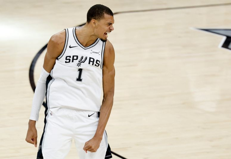 NBA回放全场录像高清：西决雷霆vs马刺G4（5月25日）文班亚马率队逼出天王山！附比赛数据战报