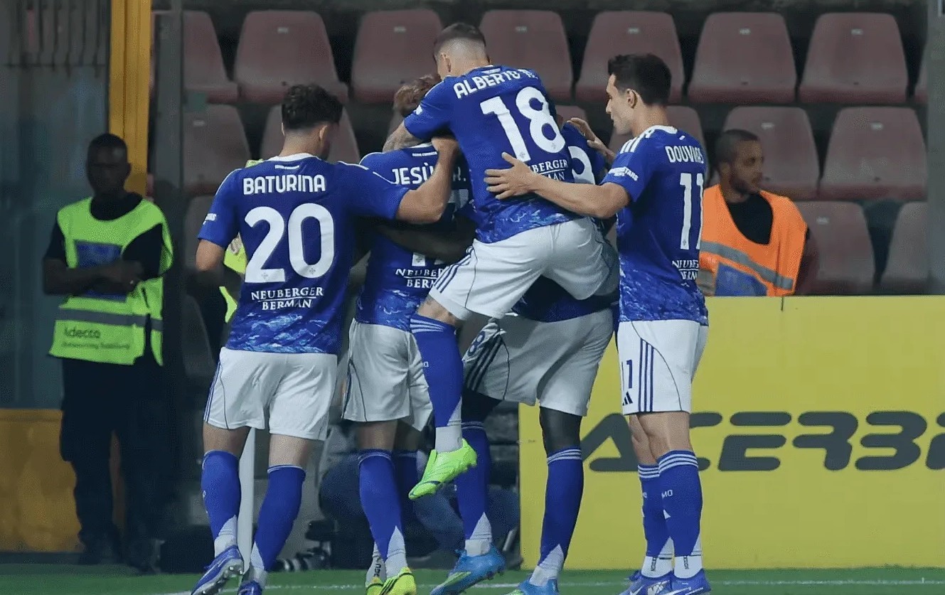 4-1，2-0！意甲悲喜夜！罗马科莫赢球，米兰尤文爆冷，积分榜更新