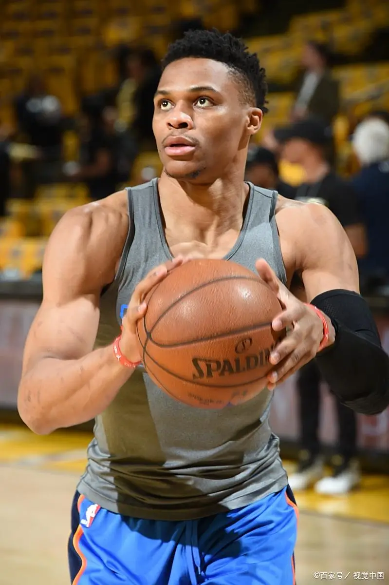爱德华兹跻身传奇行列：前五年数据比肩乔丹詹姆斯，24岁少年改写NBA历史